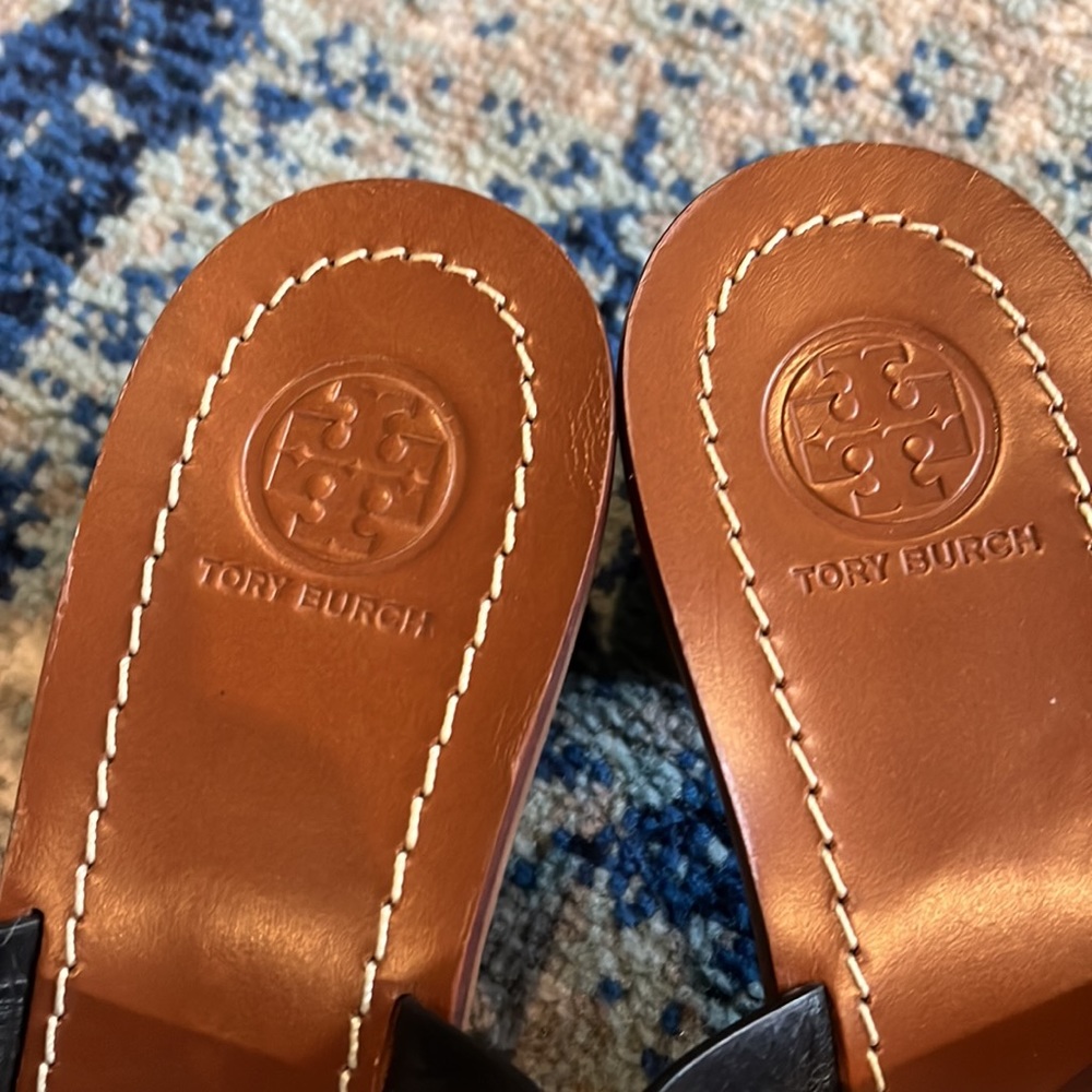 Tory Burch Black and Tan Miller Leather Thong Sandals - Picture 2 of 5